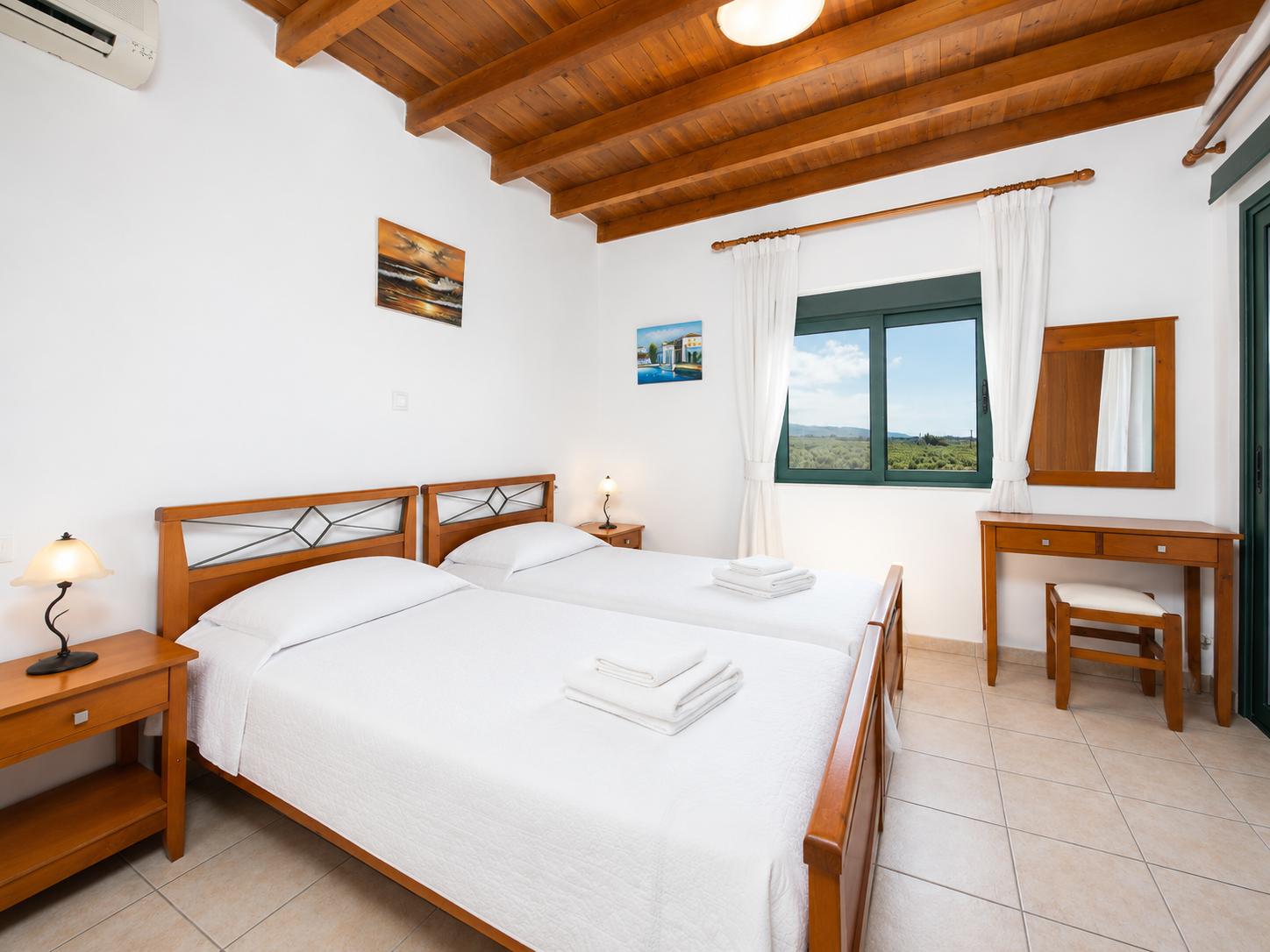 Twin bedroom with A/C