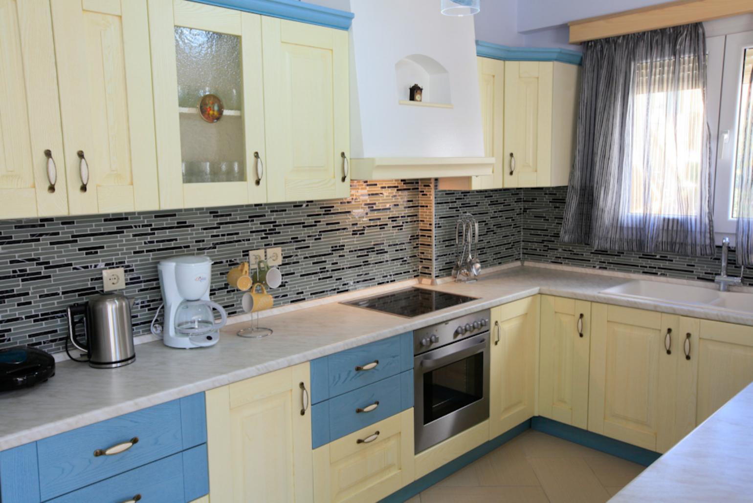 Fully equipped modern kitchen