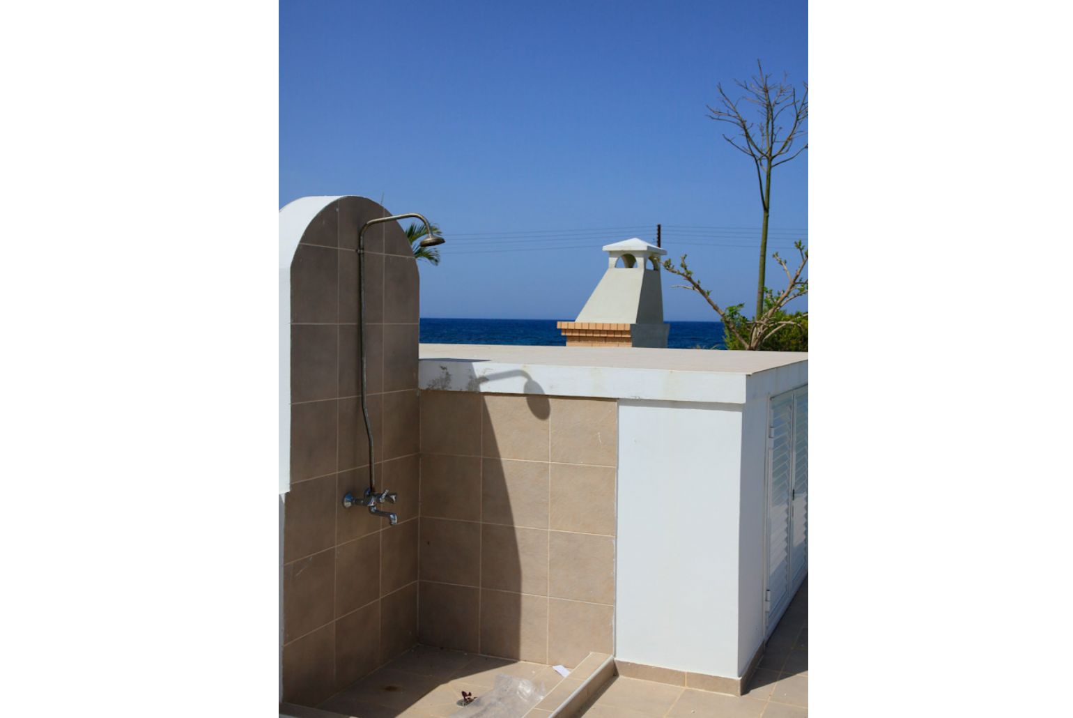 Outdoor pool shower