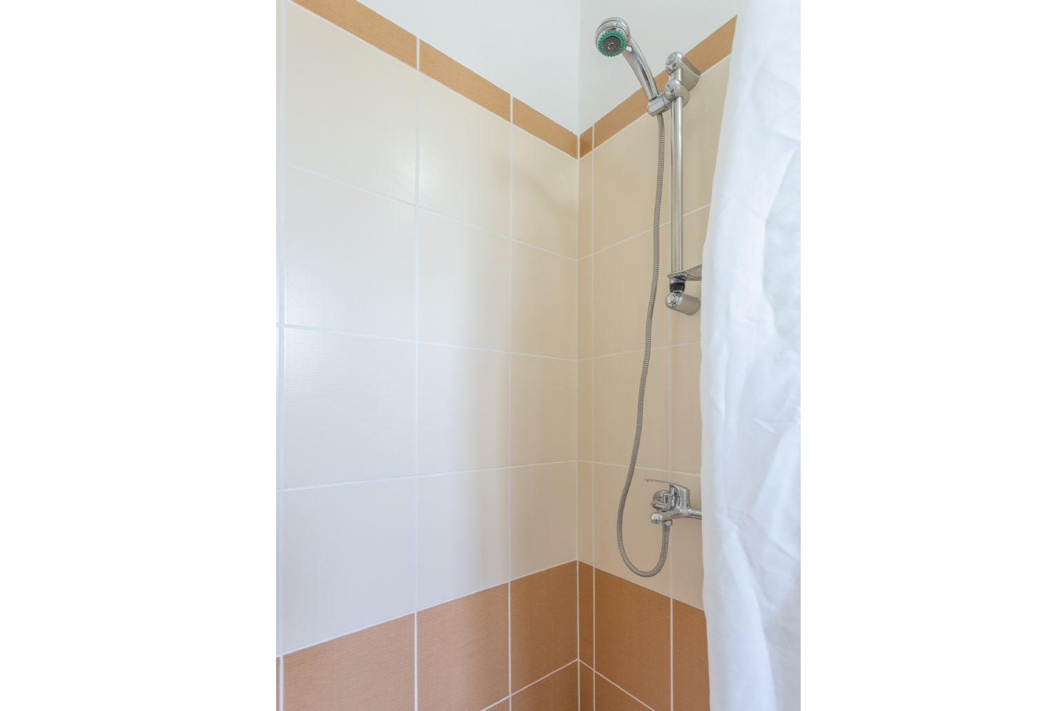 En suite bathroom with shower