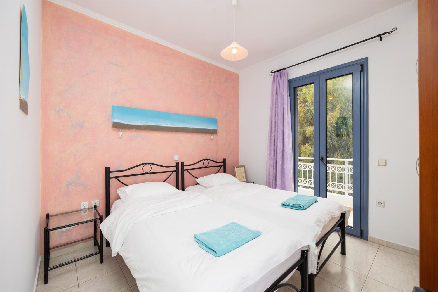 Twin bedroom with A/C