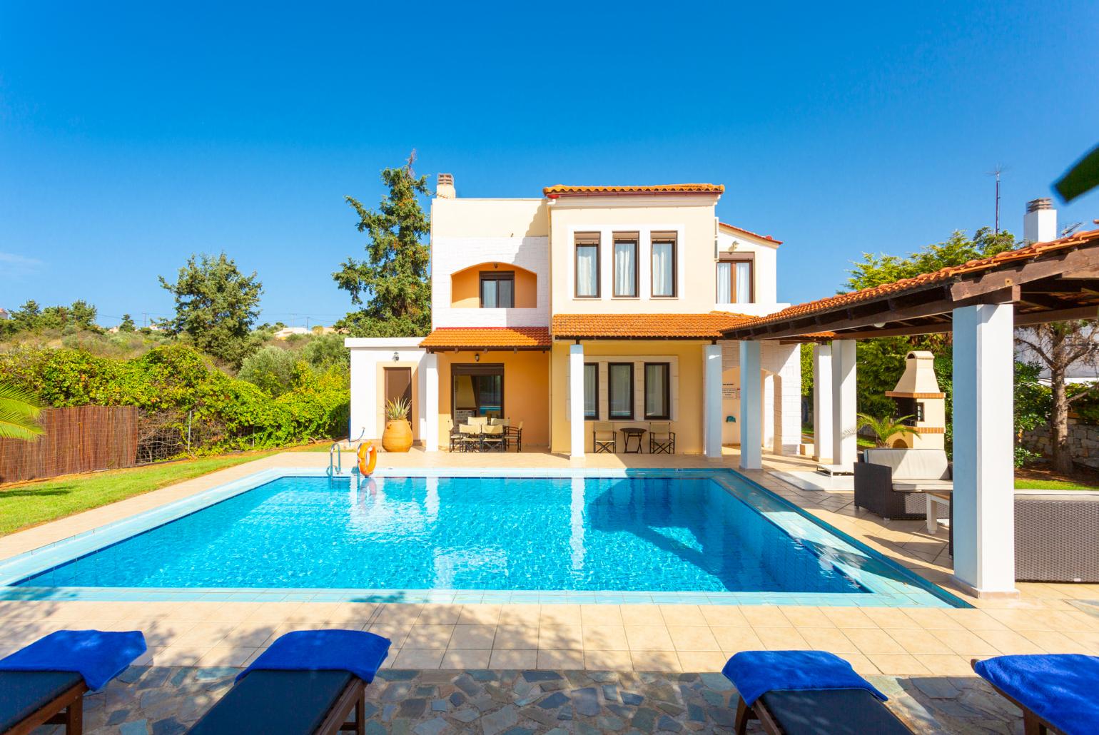 Beautiful villa with private pool and terrace