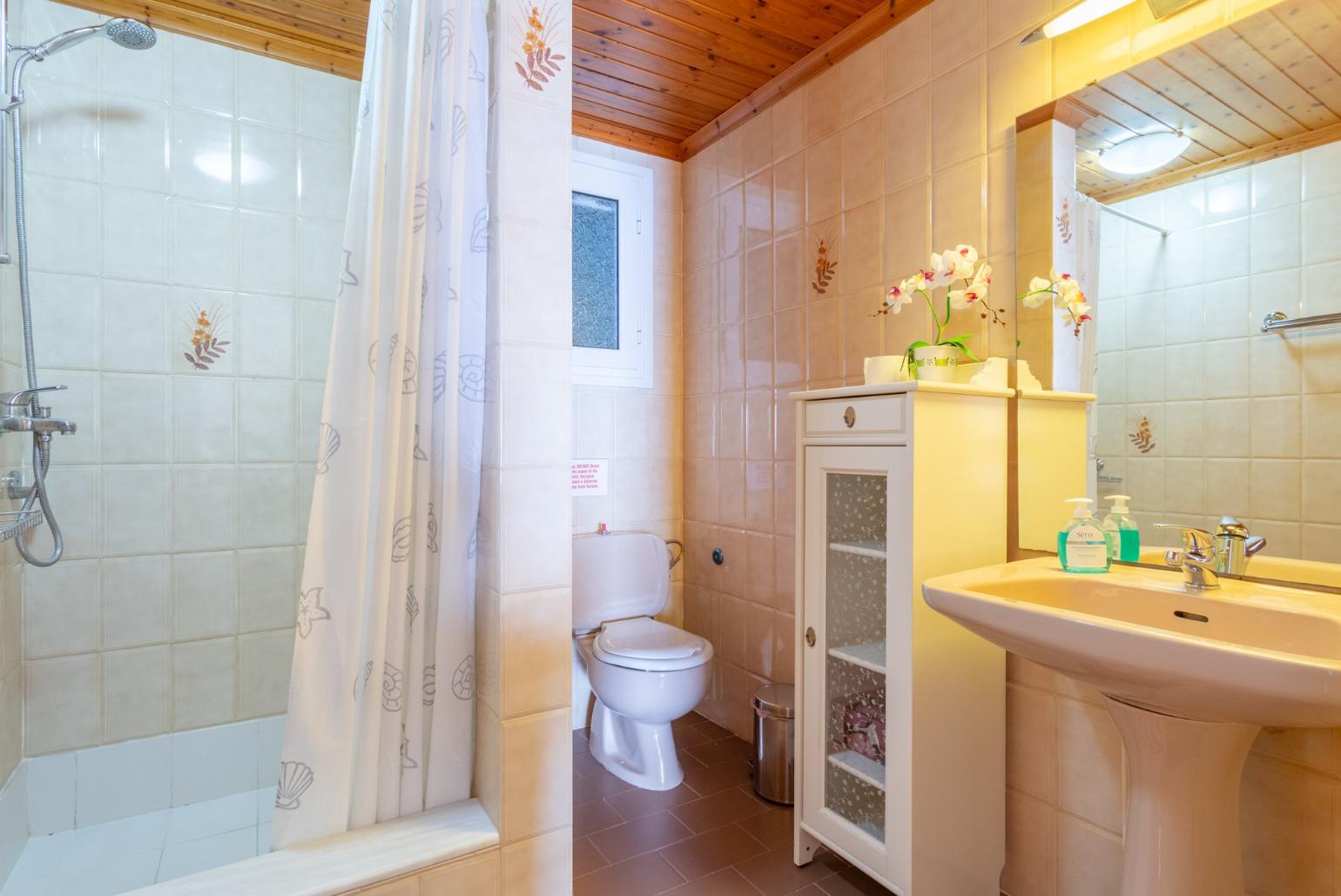 Family bathroom on first floor with shower