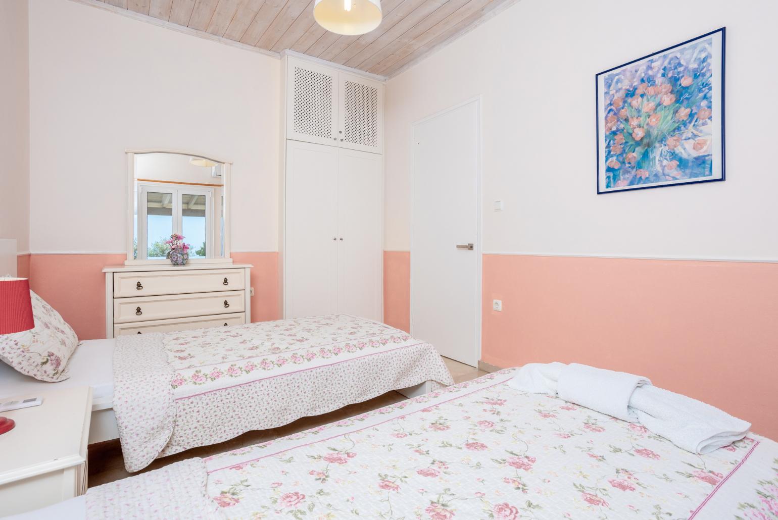 Twin bedroom with  A/C and terrace access with sea views