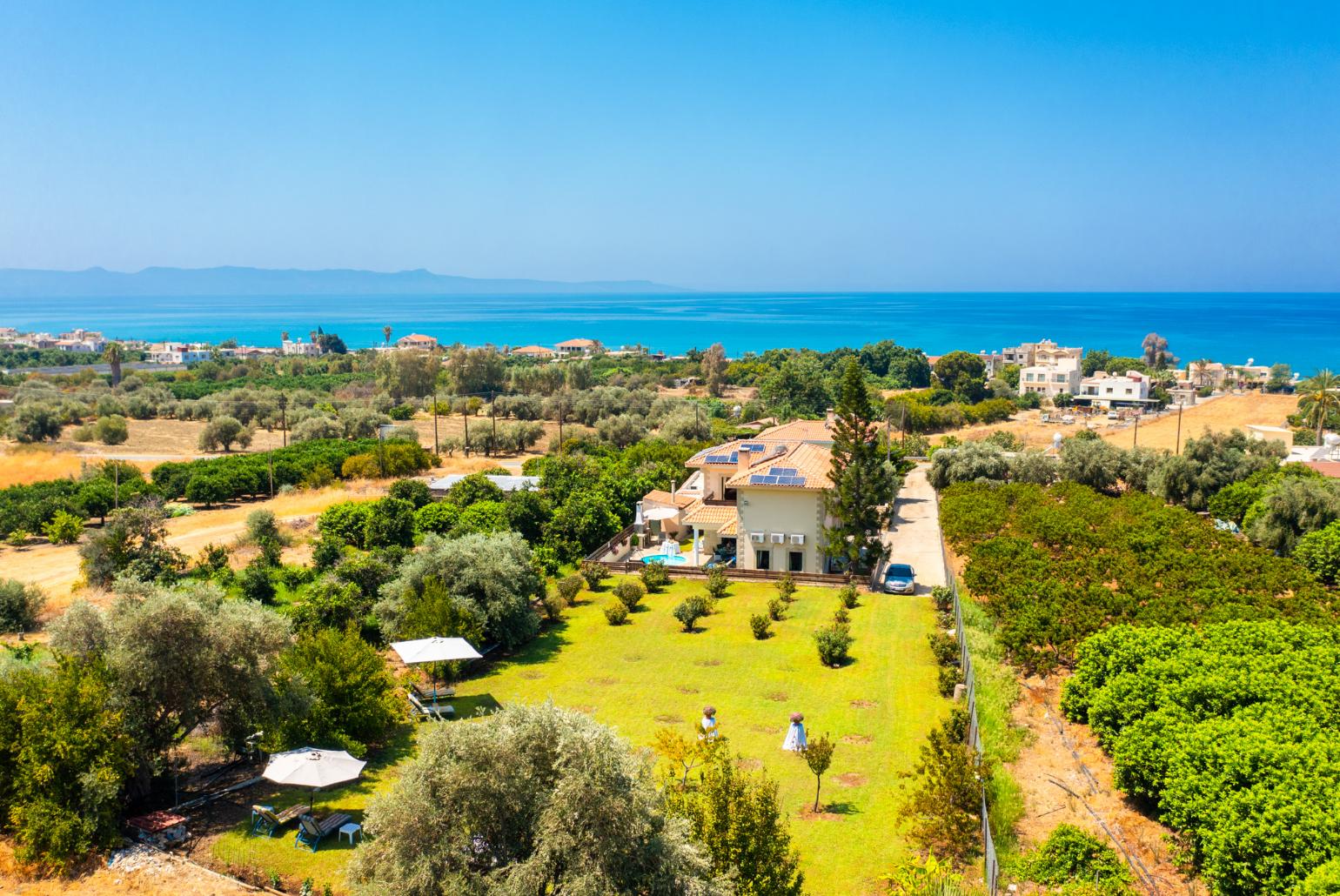 Aerial view showing large garden