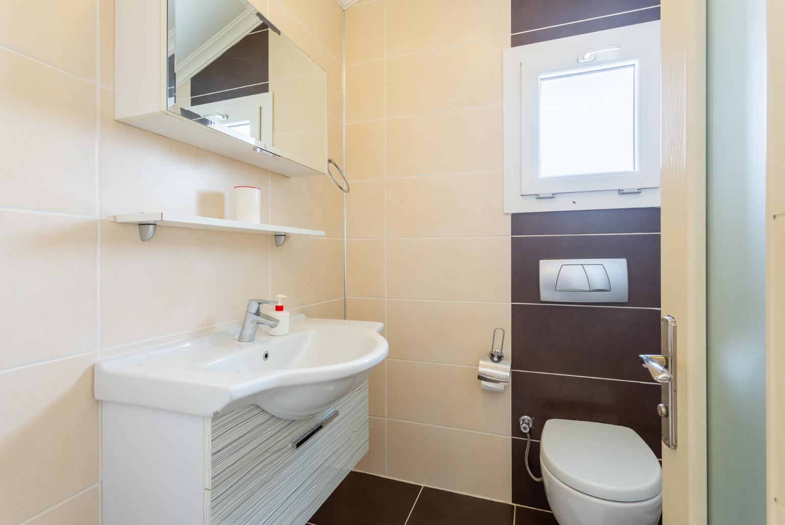 En suite bathroom with shower