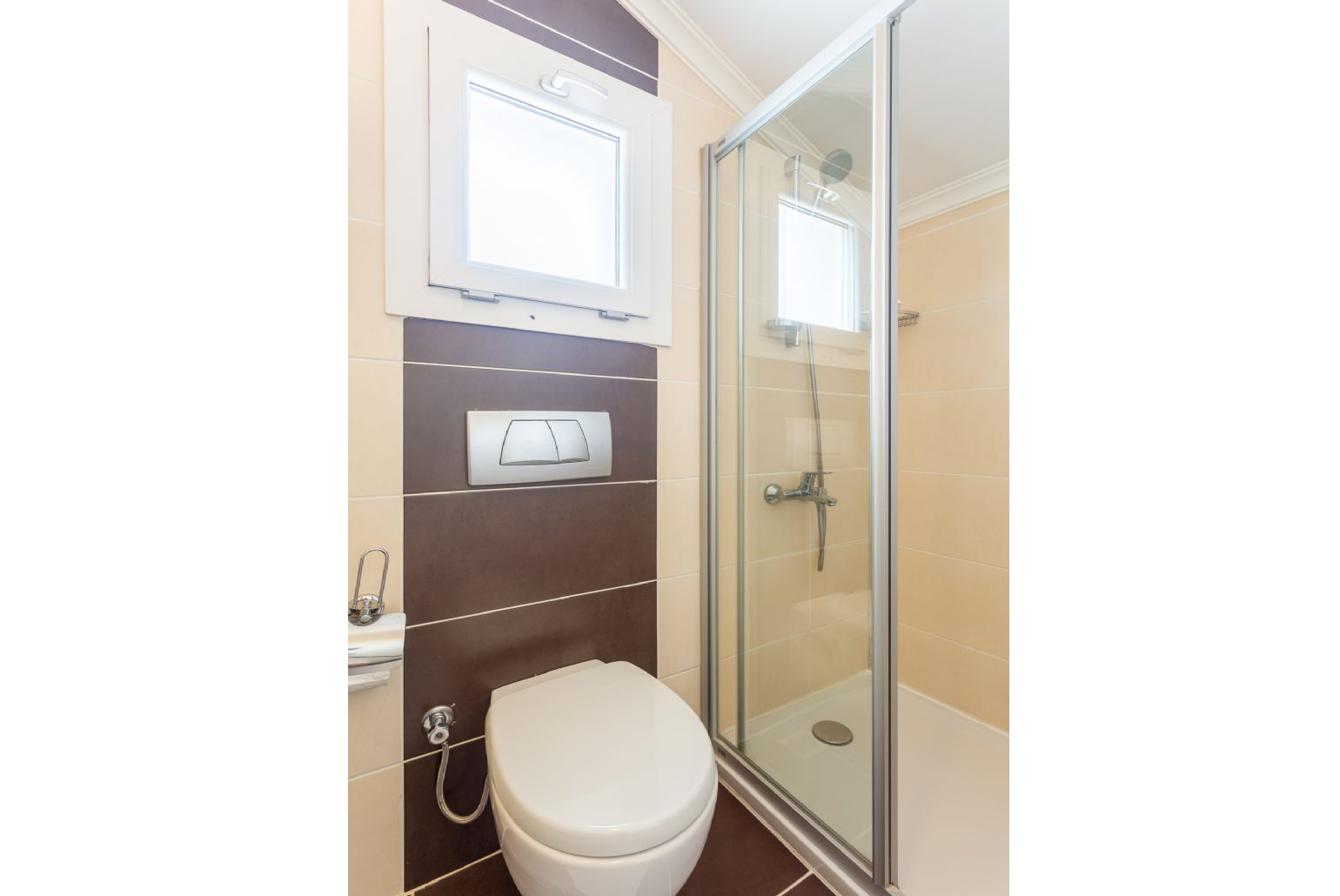 En suite bathroom with shower