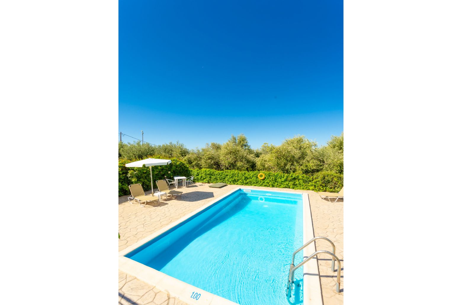 Private pool and terrace