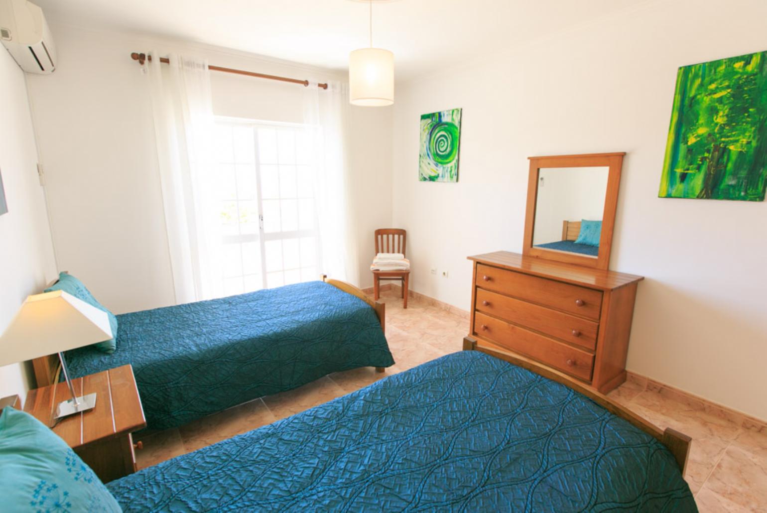 Twin bedroom with AC