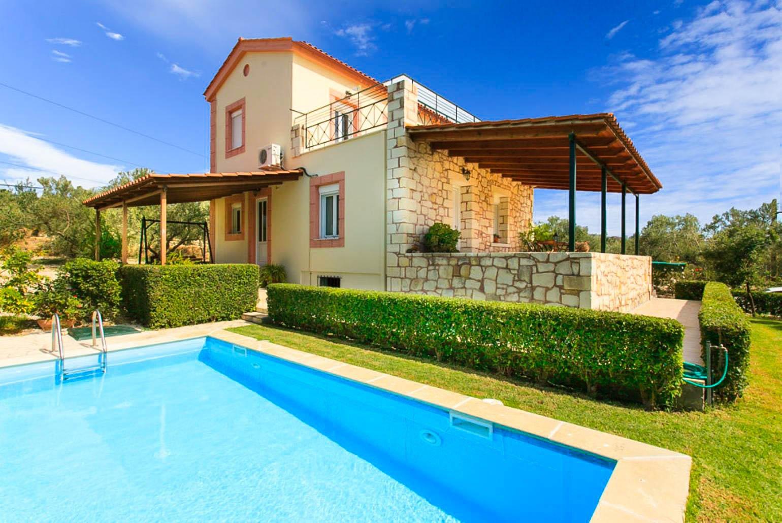 Private pool with terrace and garden