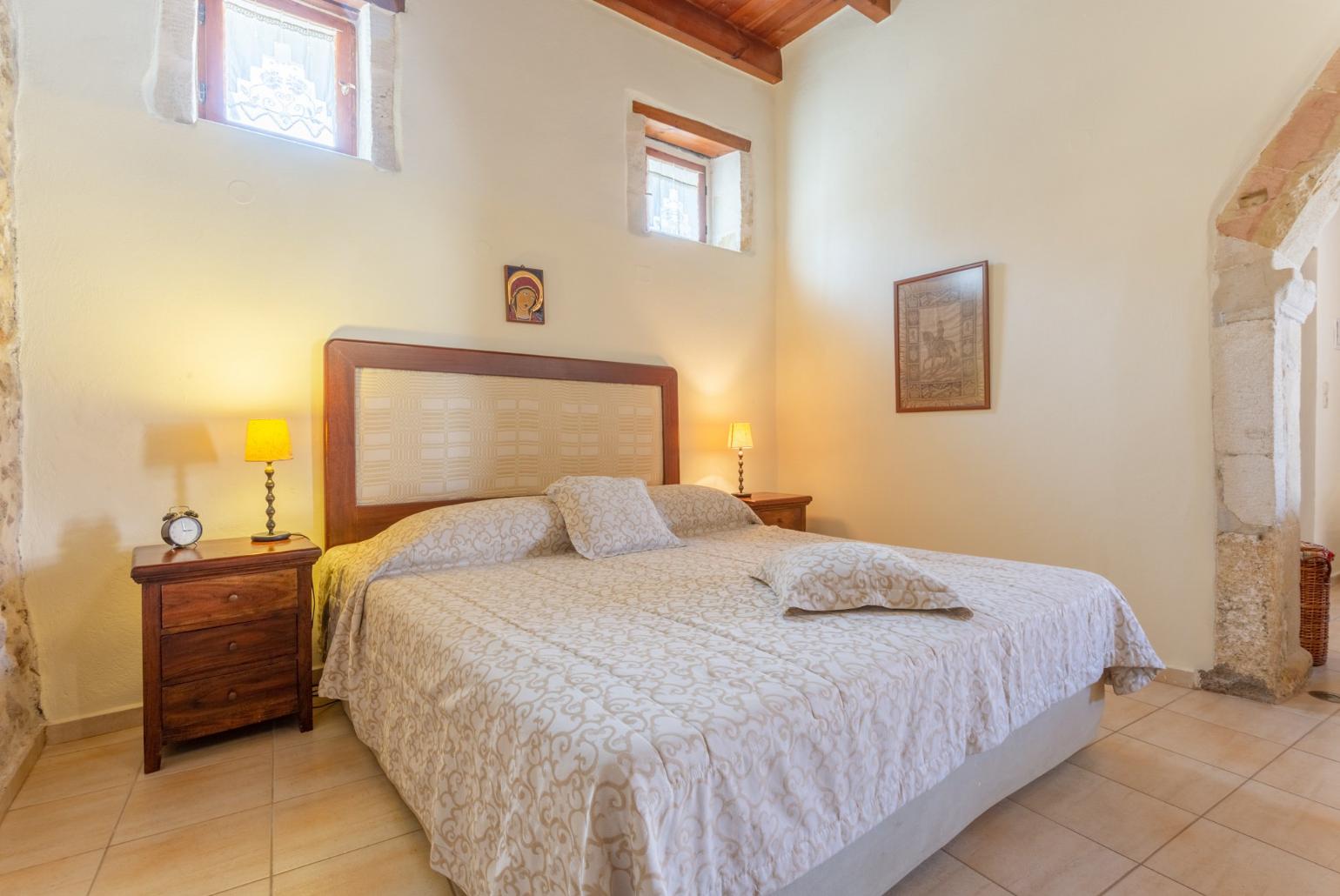 Double Bedroom Suite with en suite bathroom, living area, A/C, TV, and pool terrace access