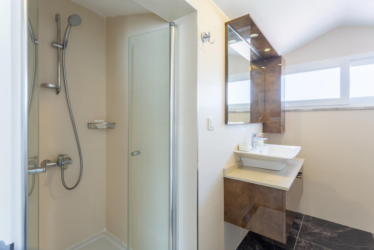 En suite bathroom with shower