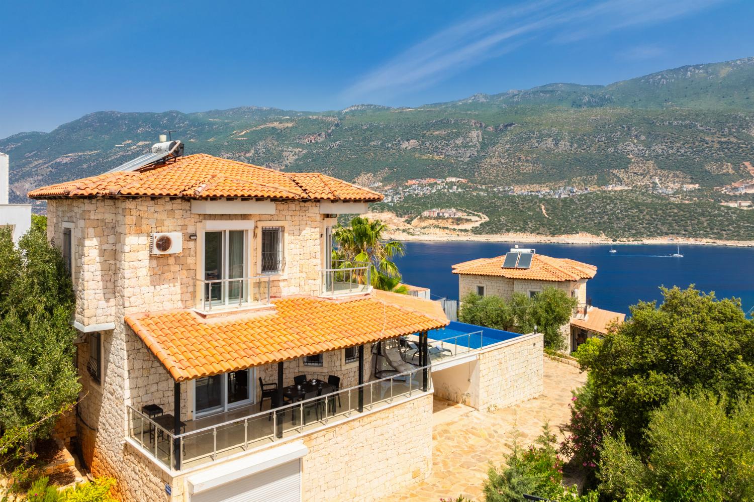 Beautiful villa with private pool and terrace with sea views