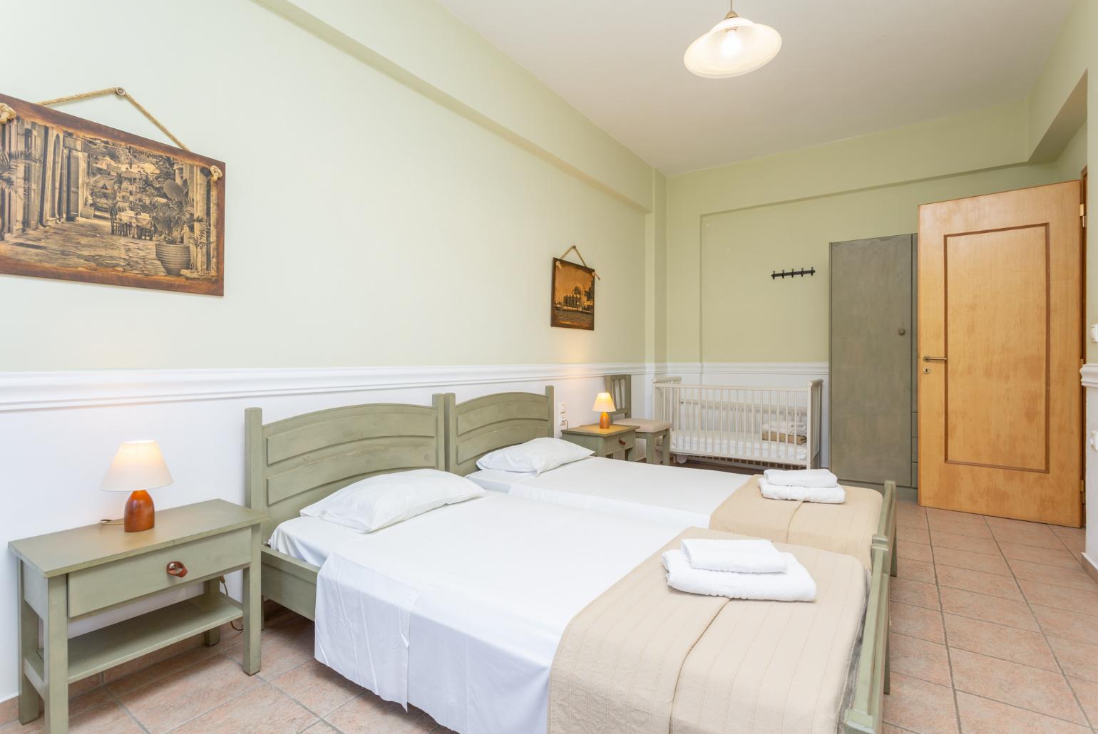 Twin bedroom with A/C