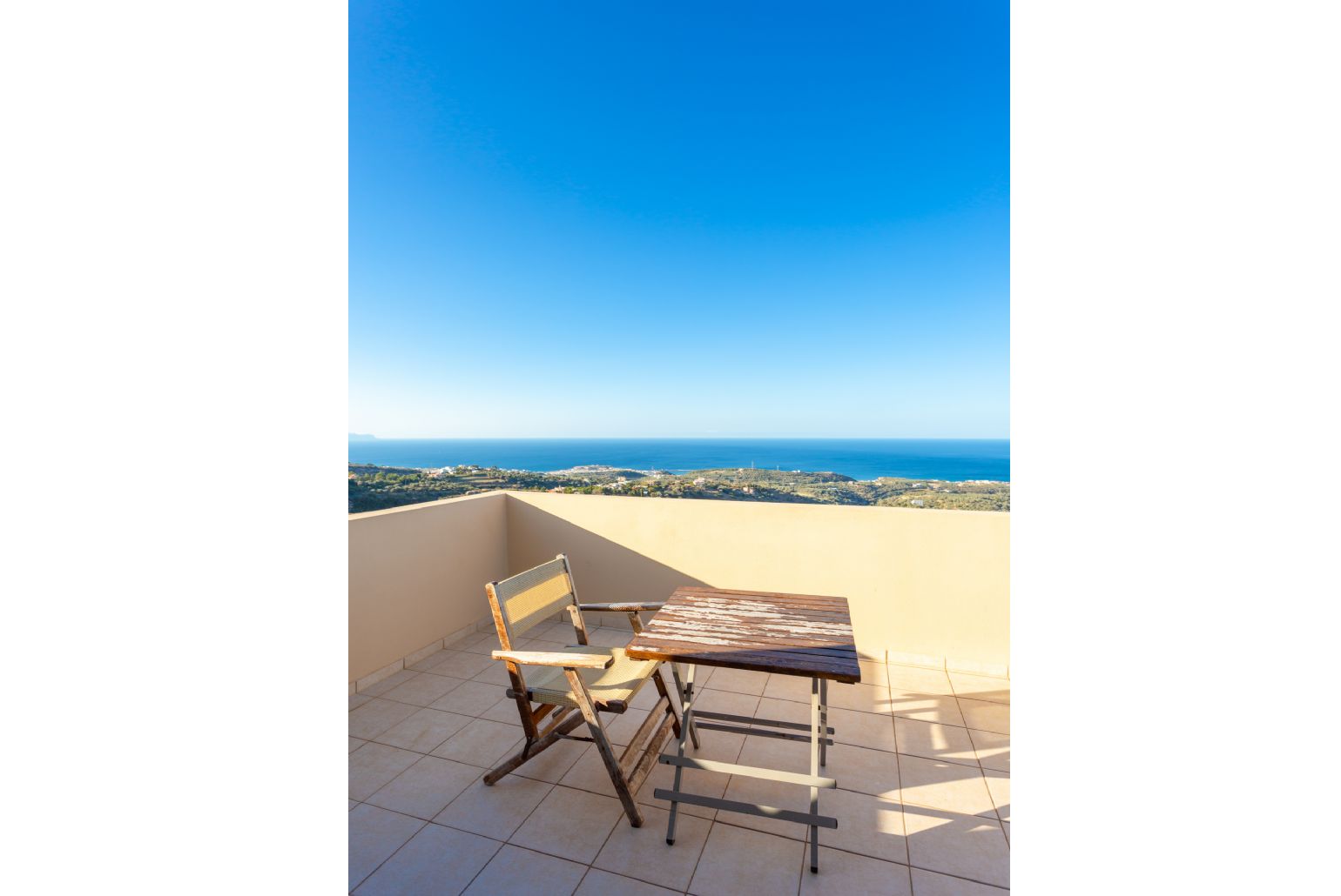 Balcony with panoramic sea views