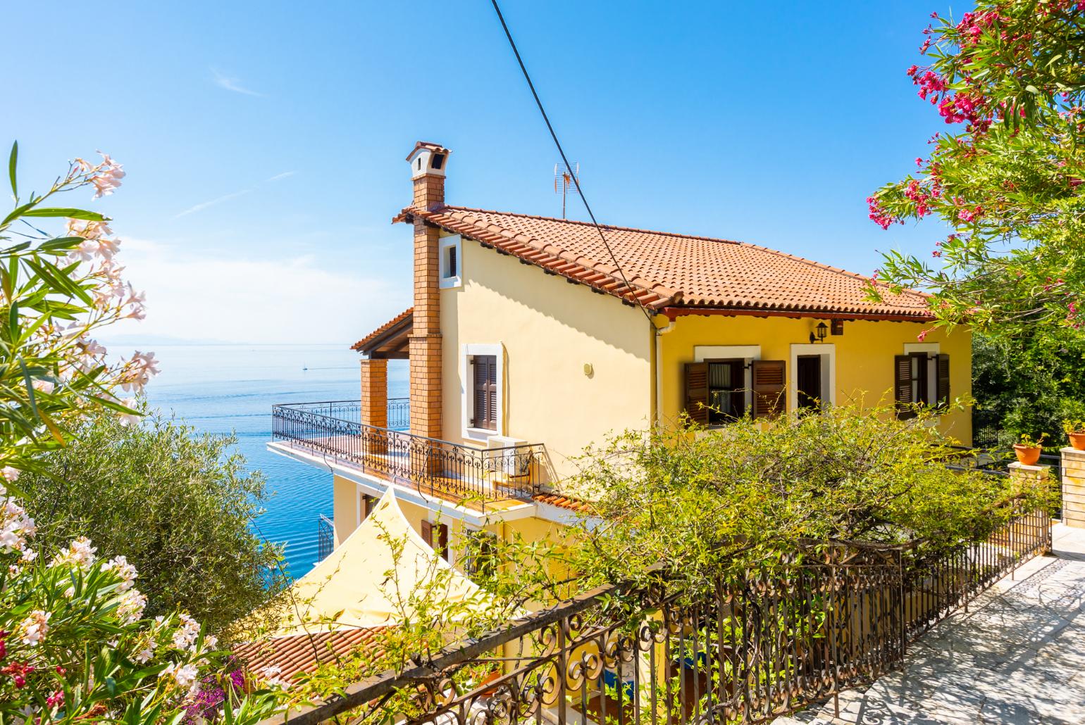 Beautiful villa with private pool and terrace with panoramic sea views