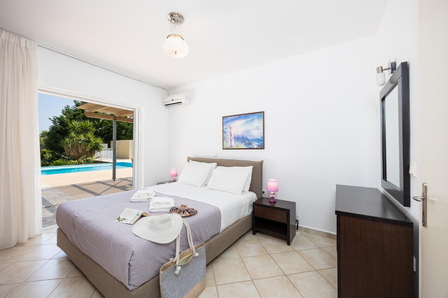Double bedroom with en suite bathroom and A/C