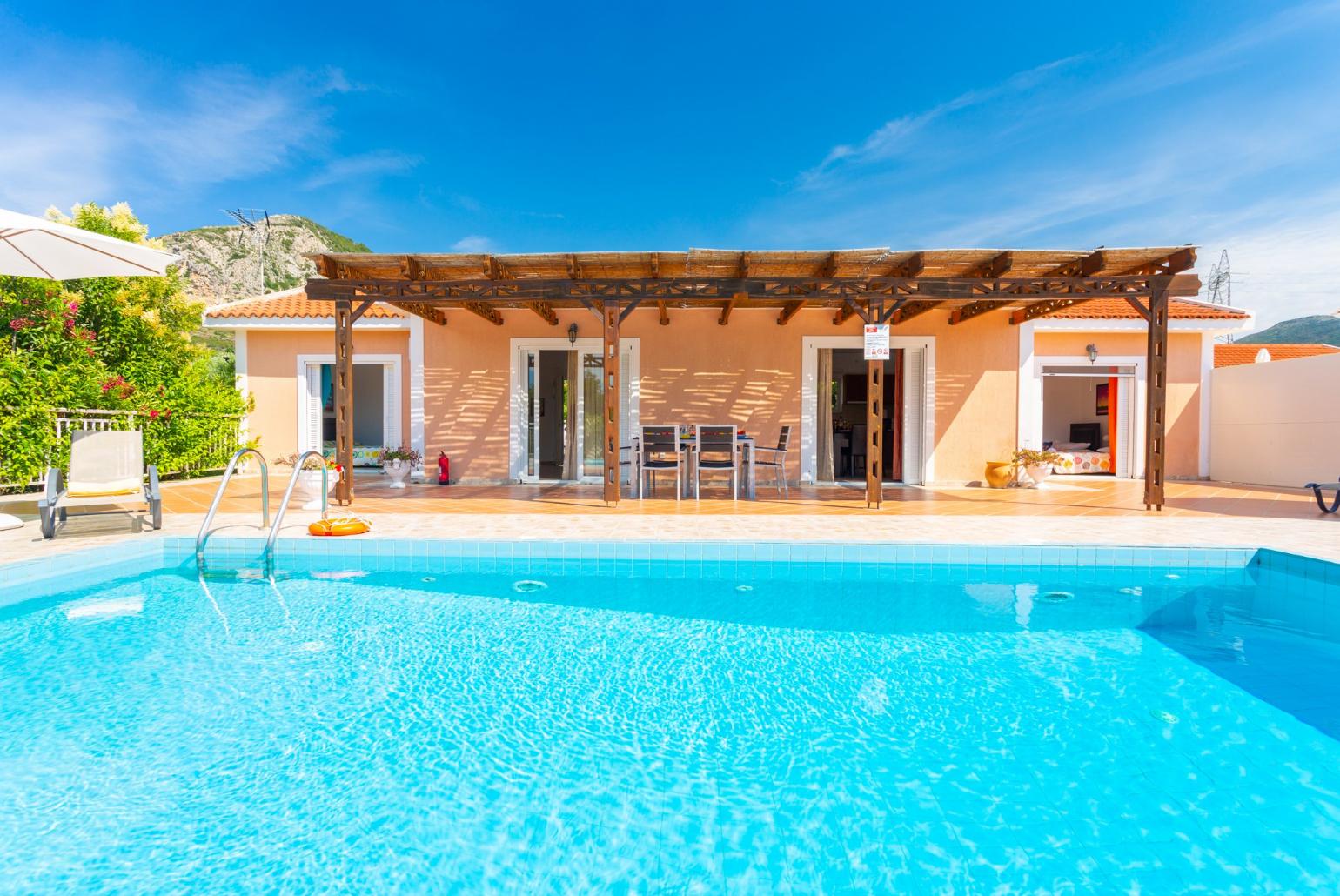 Beautiful villa with private infinity pool and terrace