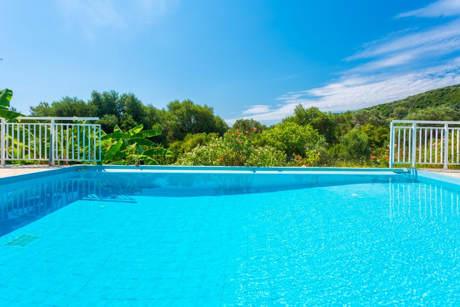 Private infinity pool