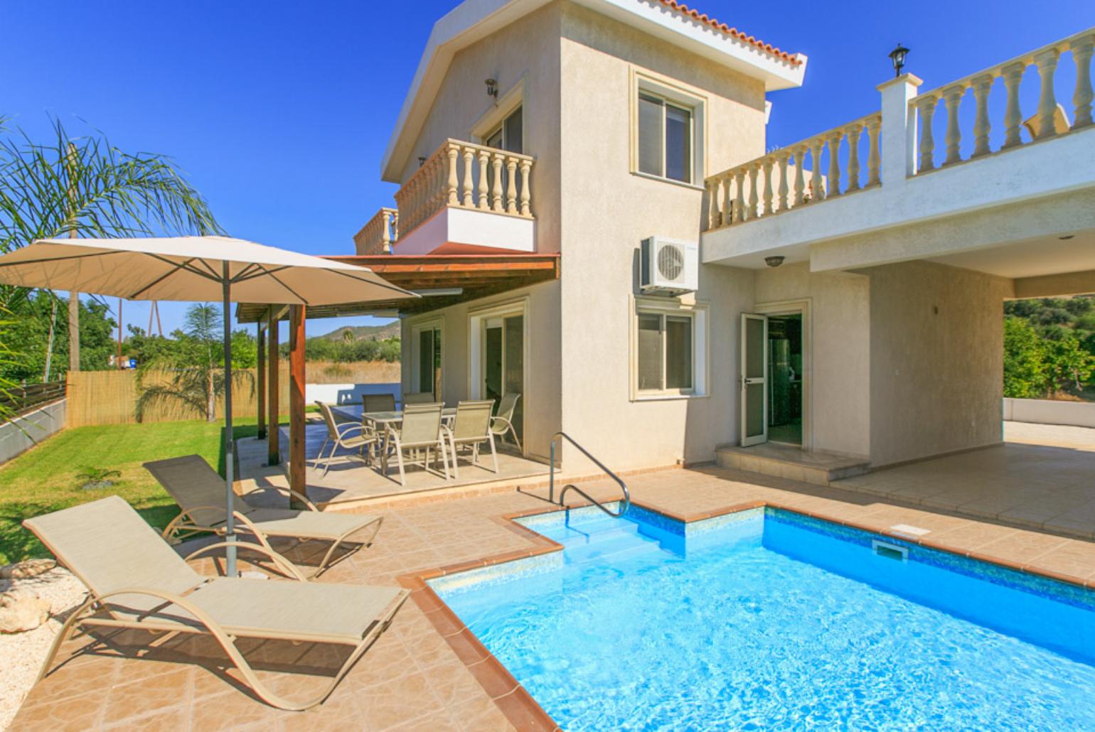 Private pool with terrace and garden