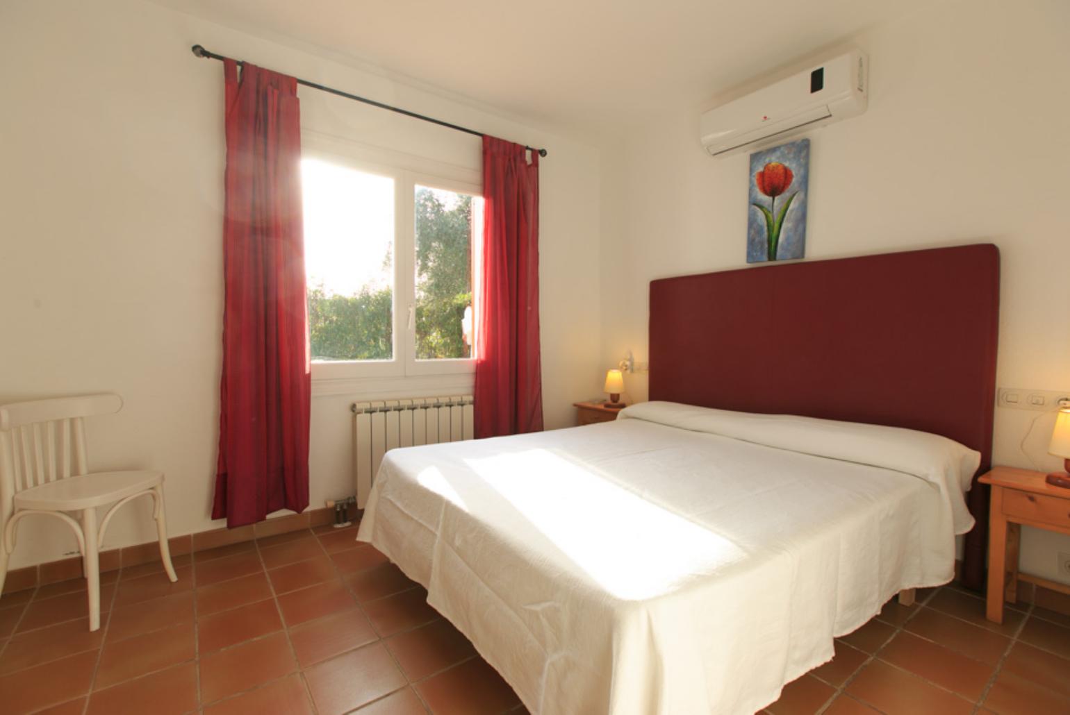 Double bedroom with AC