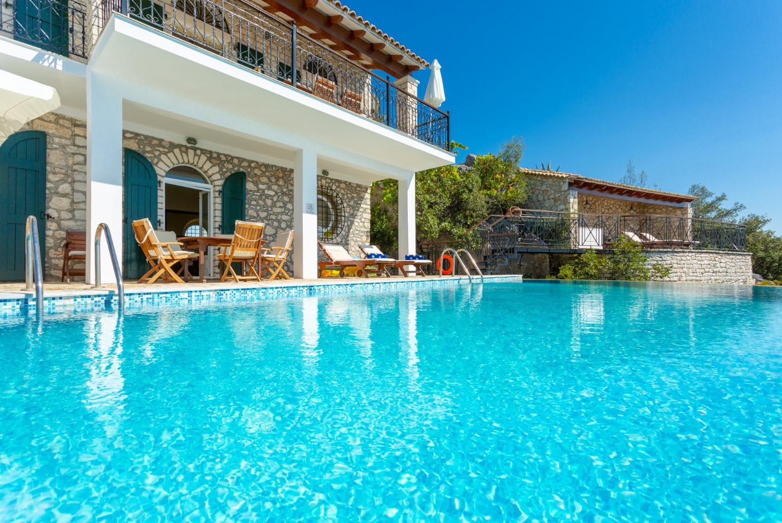 Beautiful villa with private infinity pool and terrace 