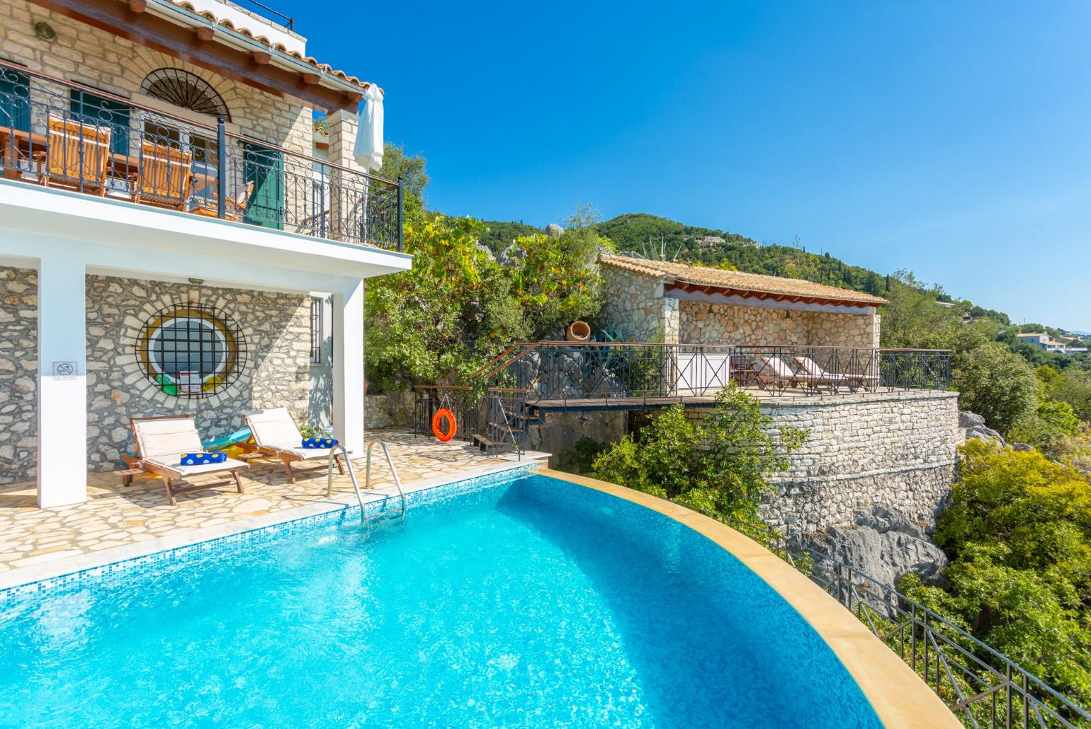 Beautiful villa with private infinity pool and terrace 
