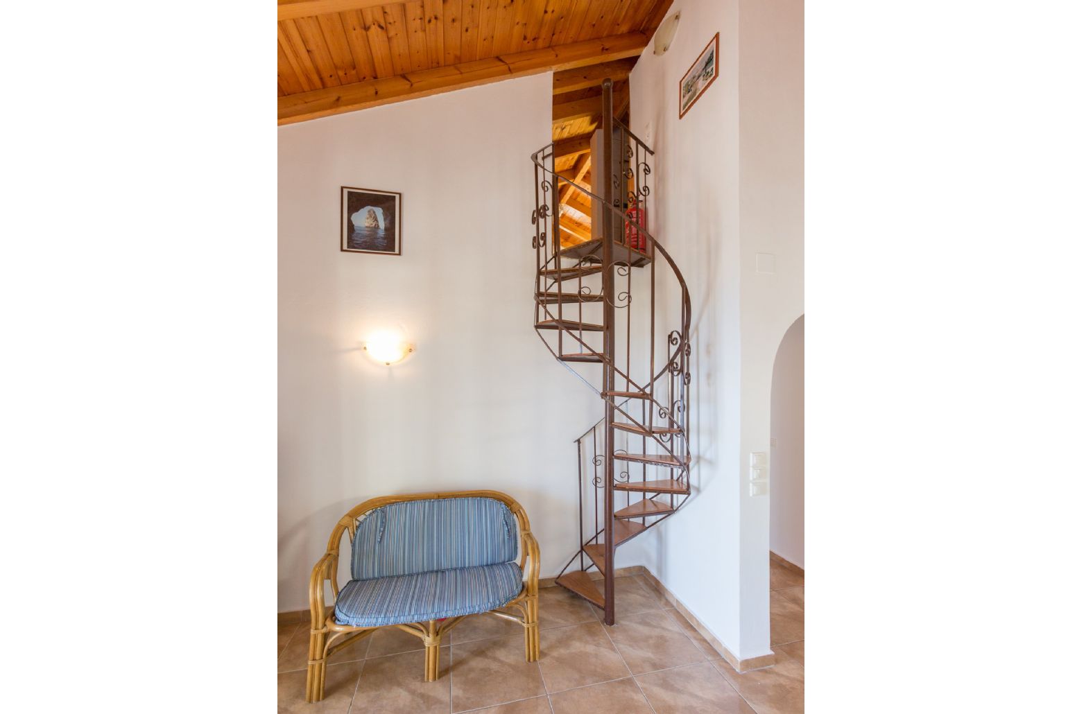 Spiral staircase to loft bedroom 