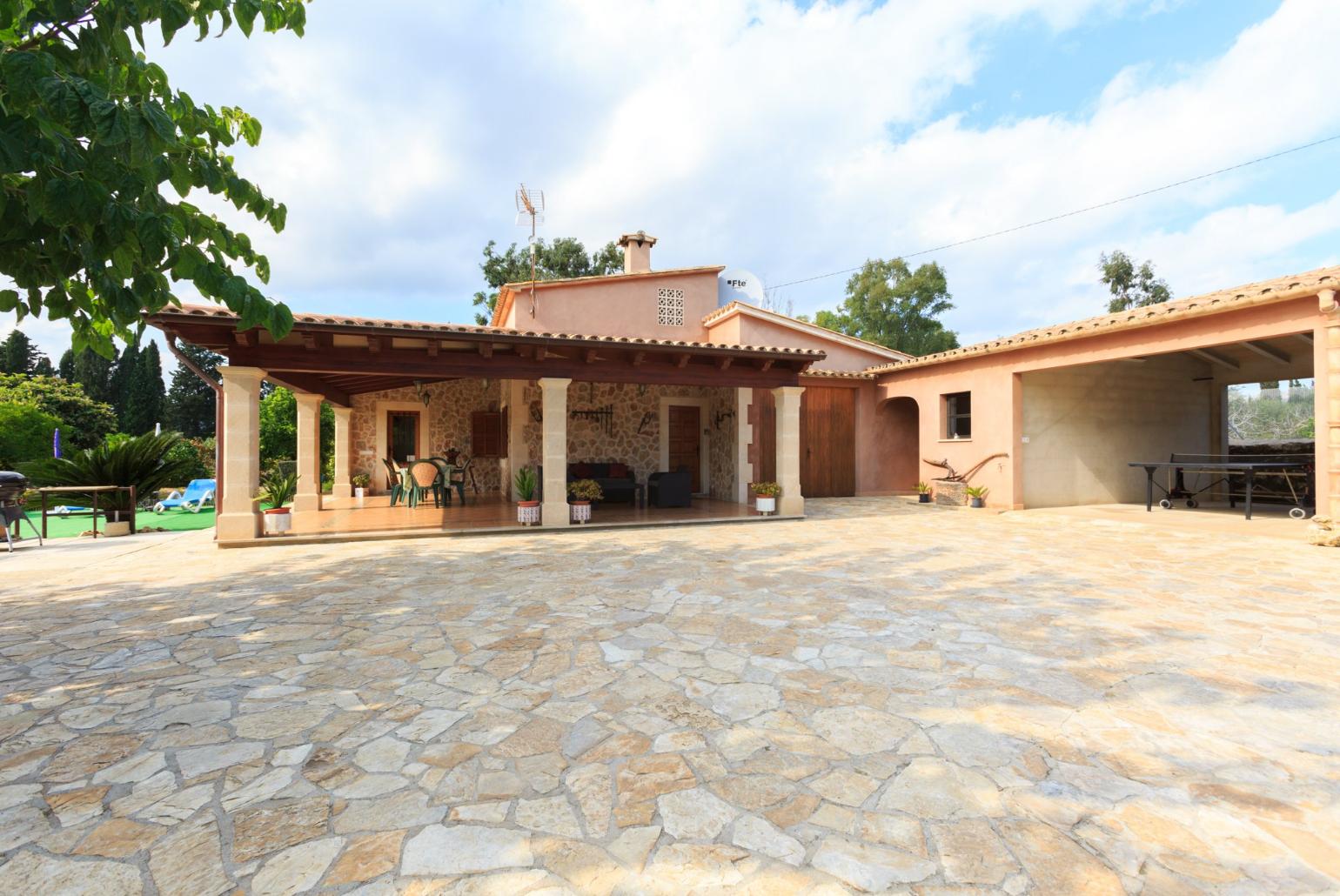 Beautiful Villa with Private Pool, Terrace and Garden