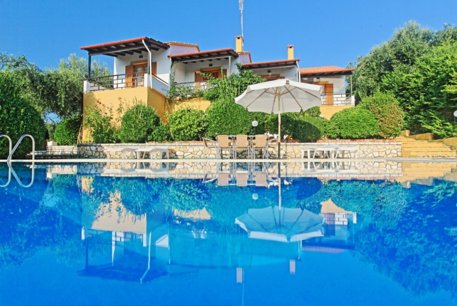 Beautiful Villa with Private Pool, Terrace and Views