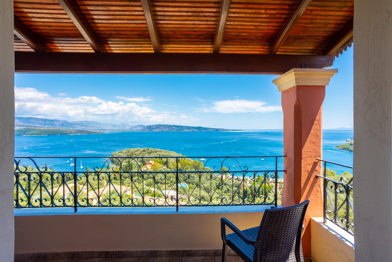 Balcony with panoramic sea views