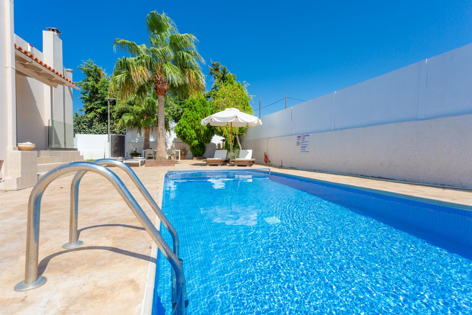 Private pool and terrace