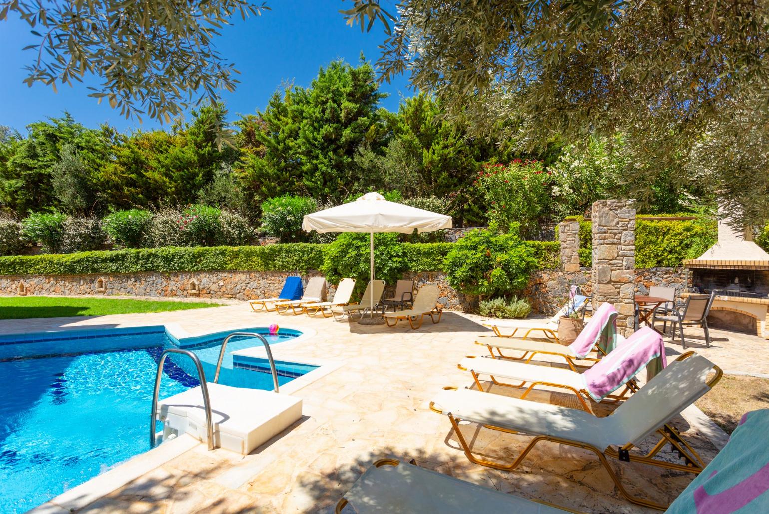 Private pool and terrace