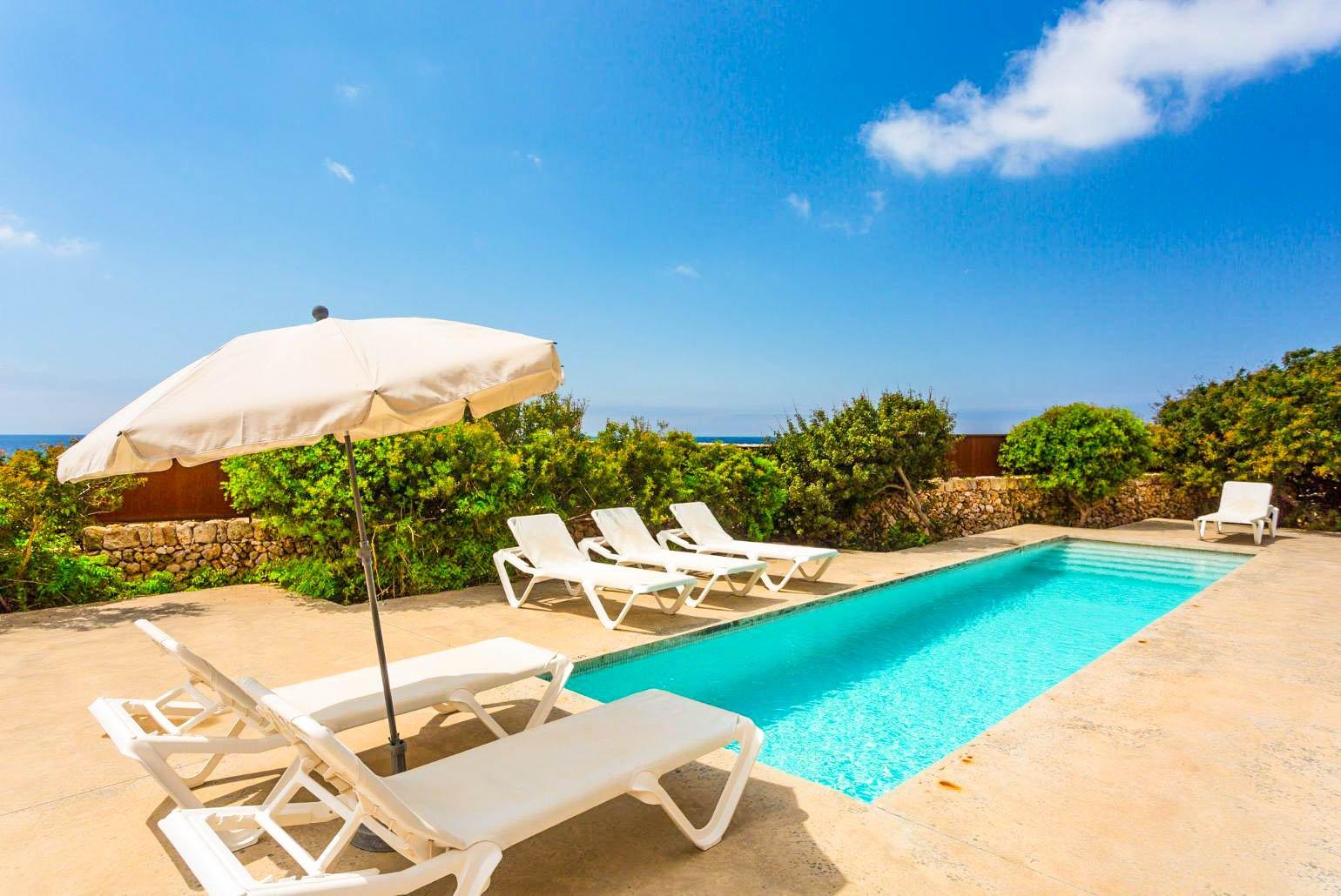 Private pool and sea views