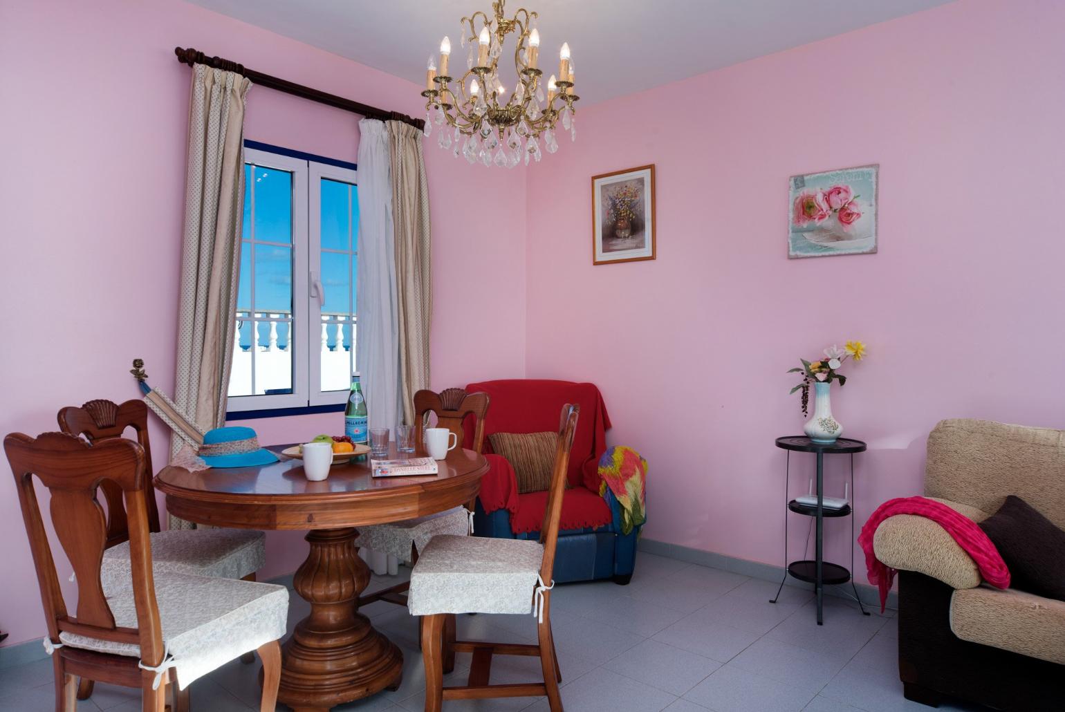 Living and dining area 