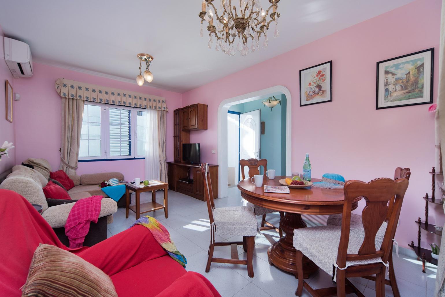 Living and dining area 