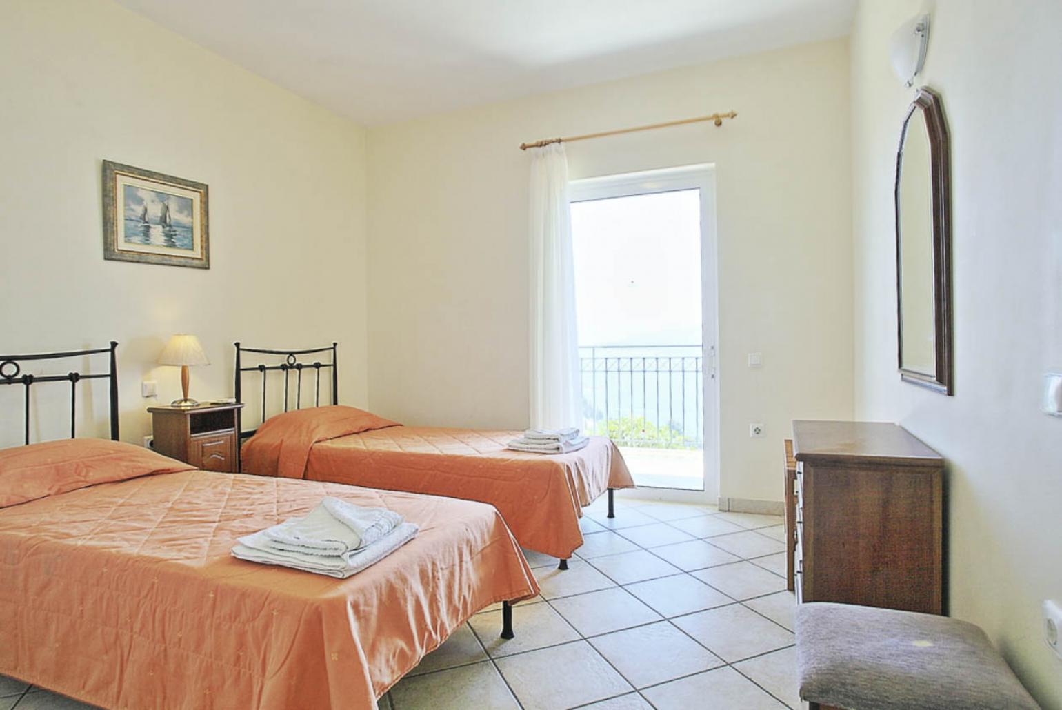 Twin bedroom with AC