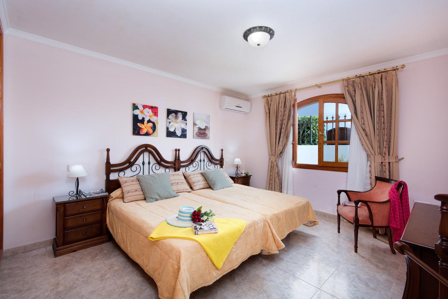 Twin  bedroom with A/C