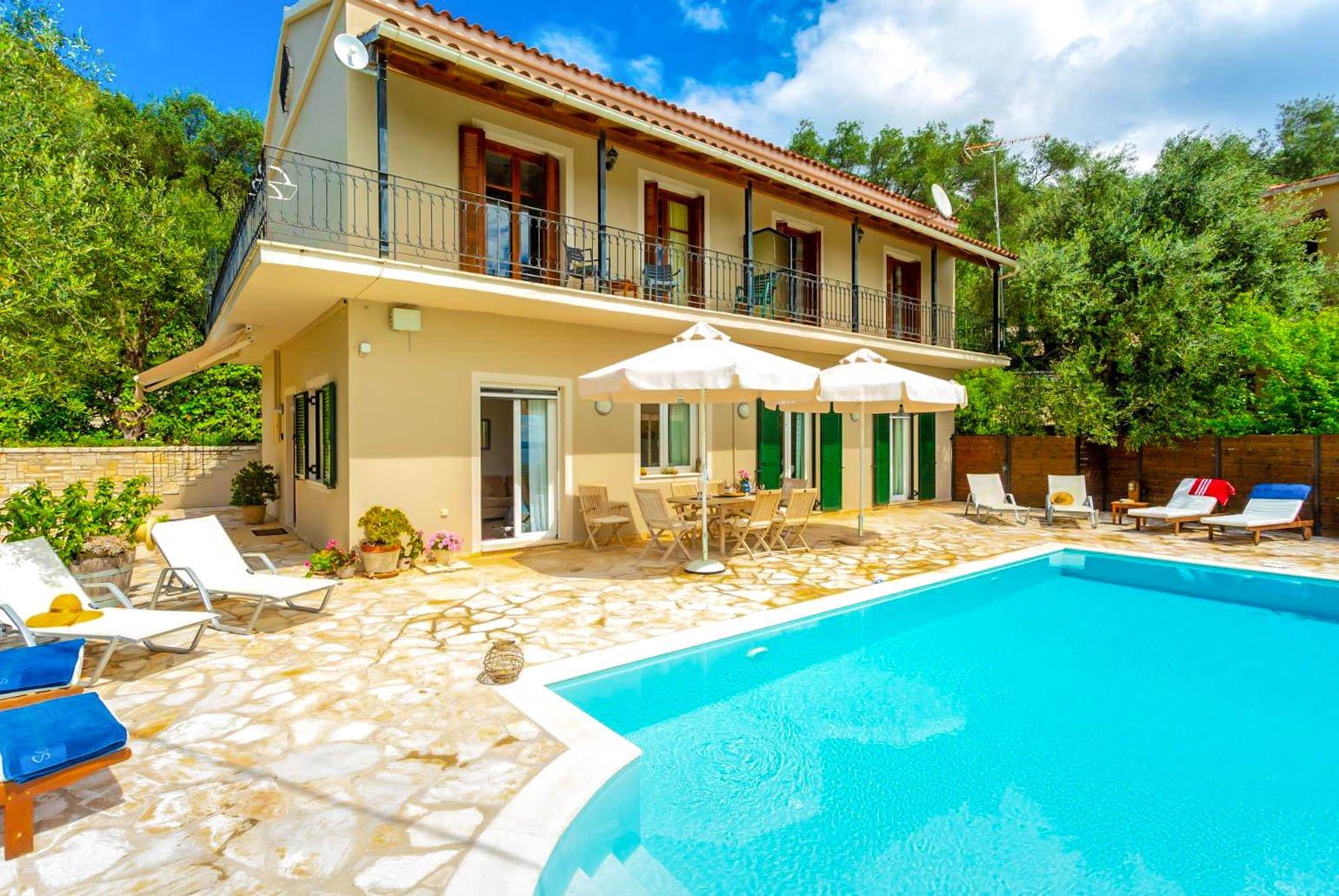Beautiful villa with private infinity pool and terrace with sea views