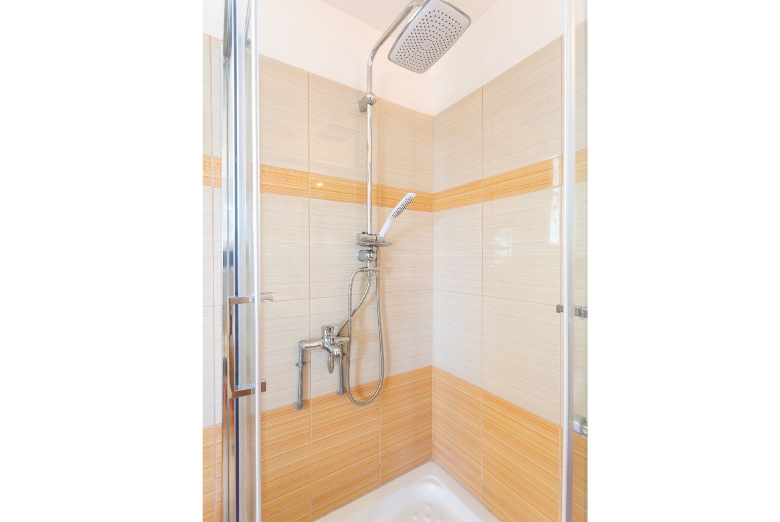 Overhead shower