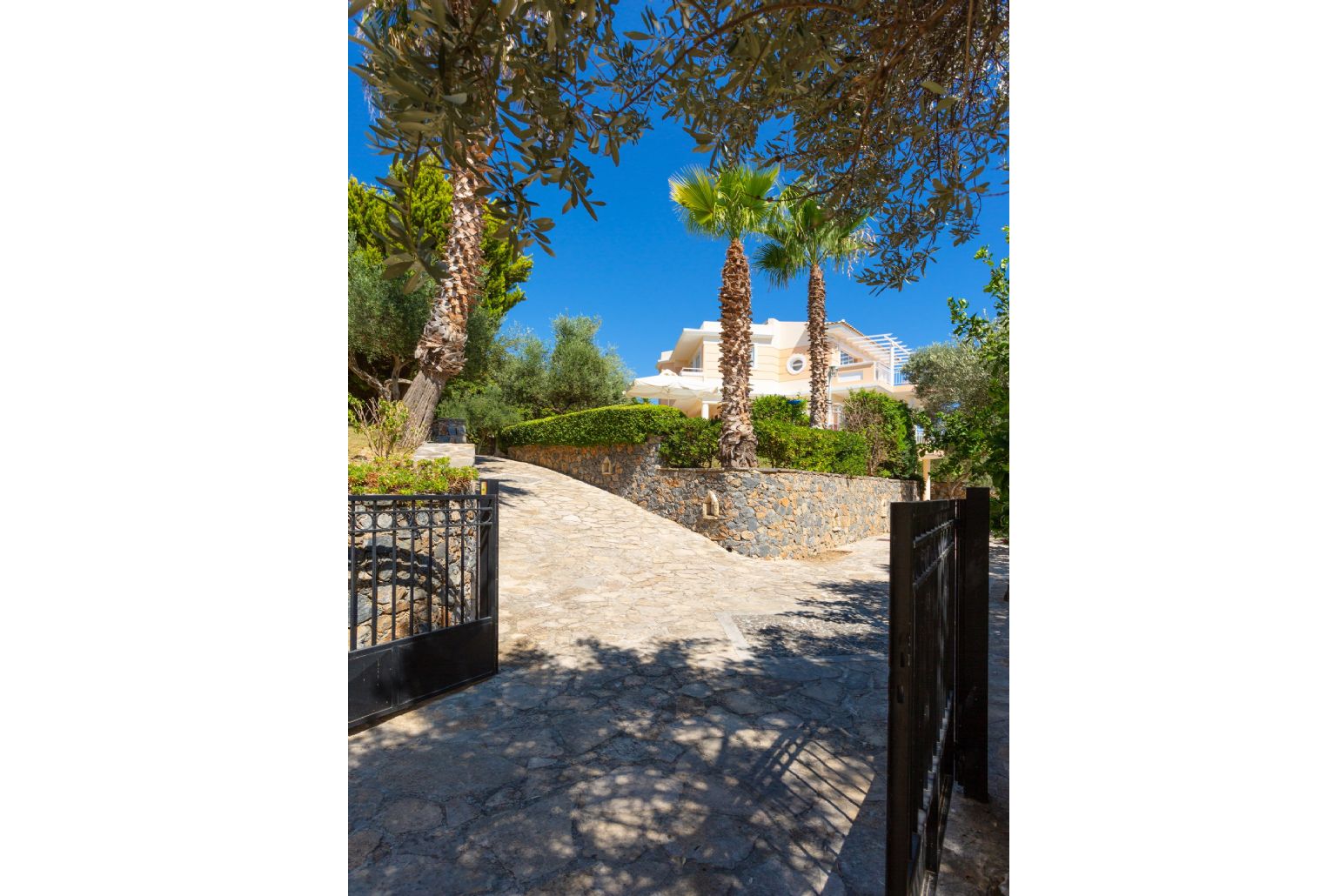 Driveway to Villa Asimenia