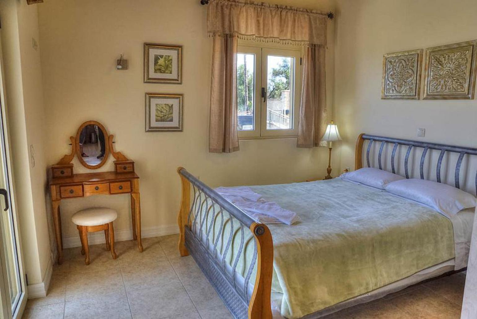 Double bedroom with A/C and balcony access