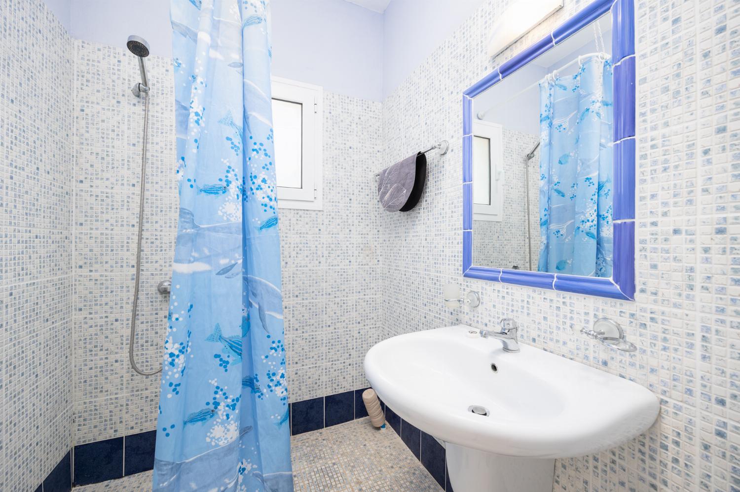 En suite bathroom with shower