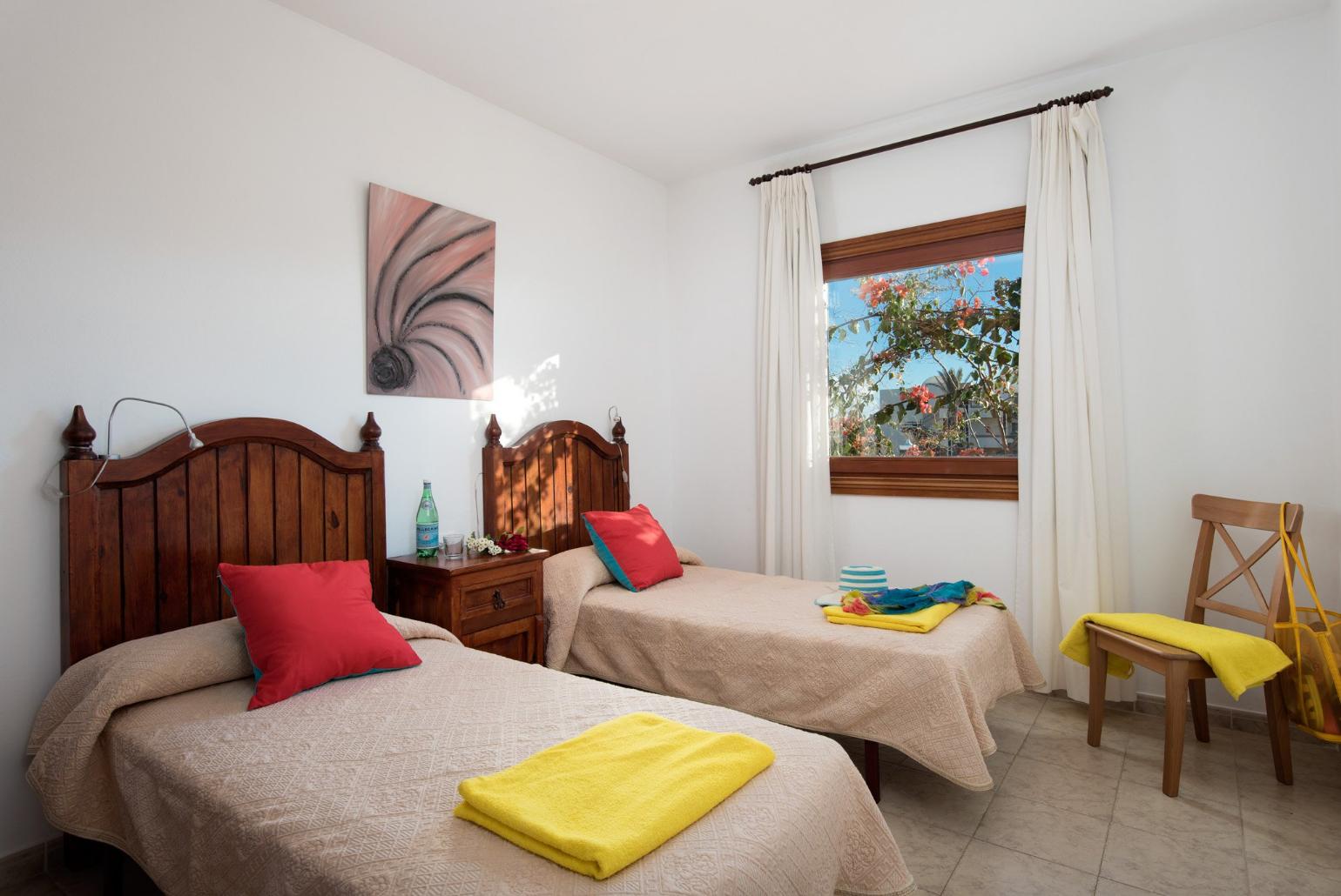 Twin bedroom 