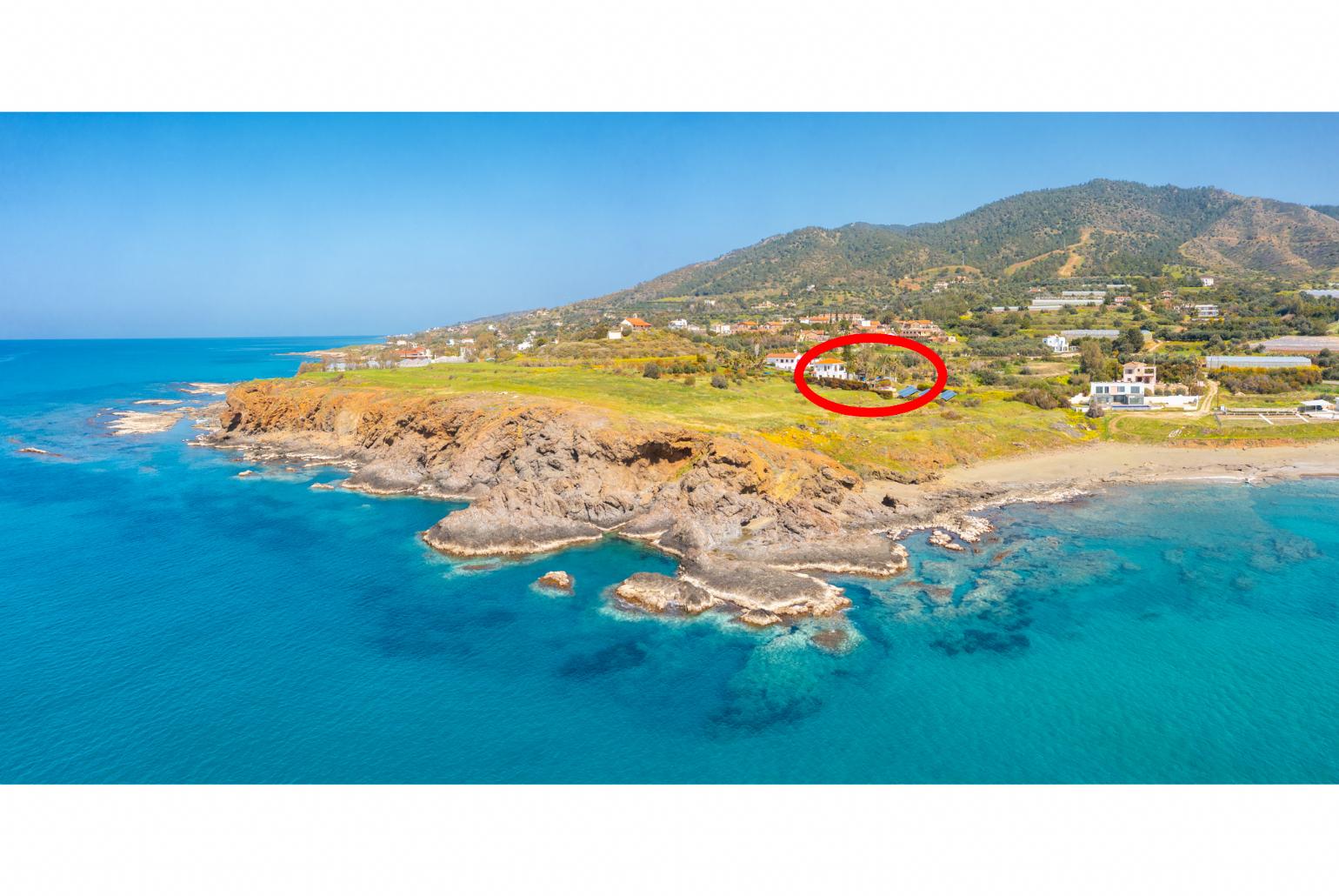 Aerial view showing location of Villa Pelagos