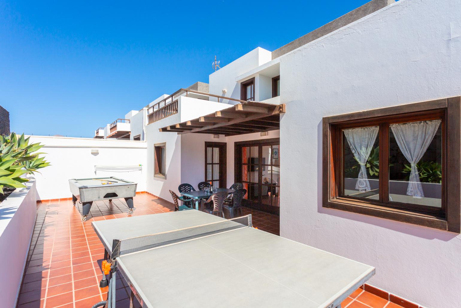 Terrace area with table tennis