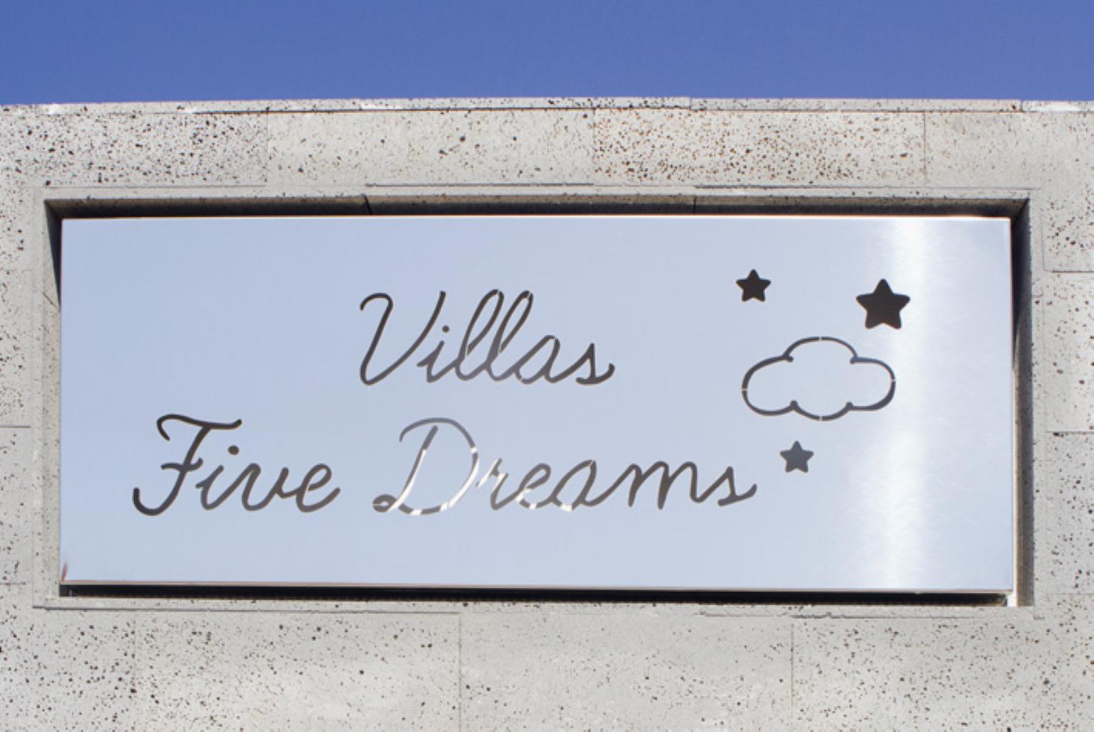 Villas Sign