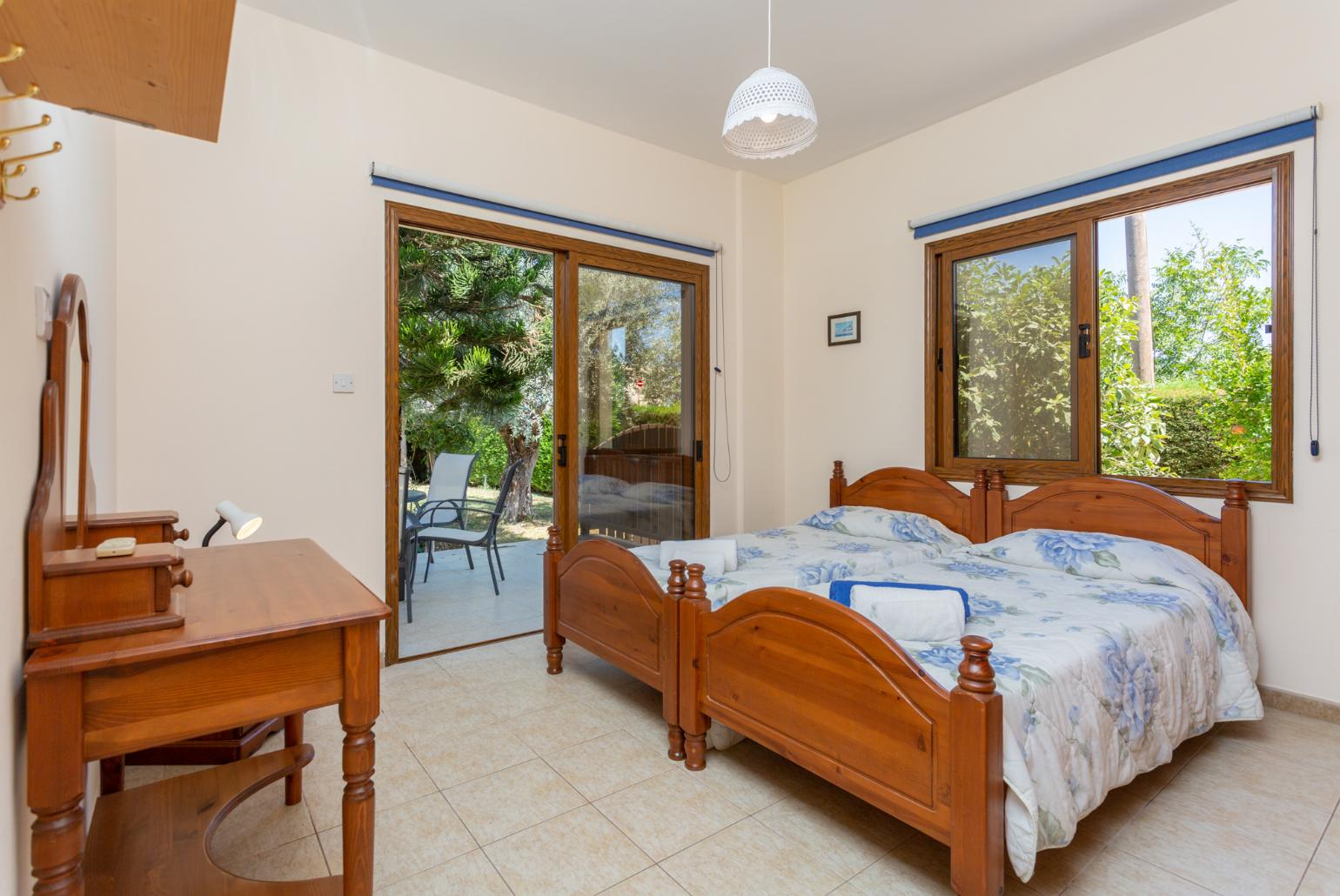 Twin bedroom with A/C and terrace access