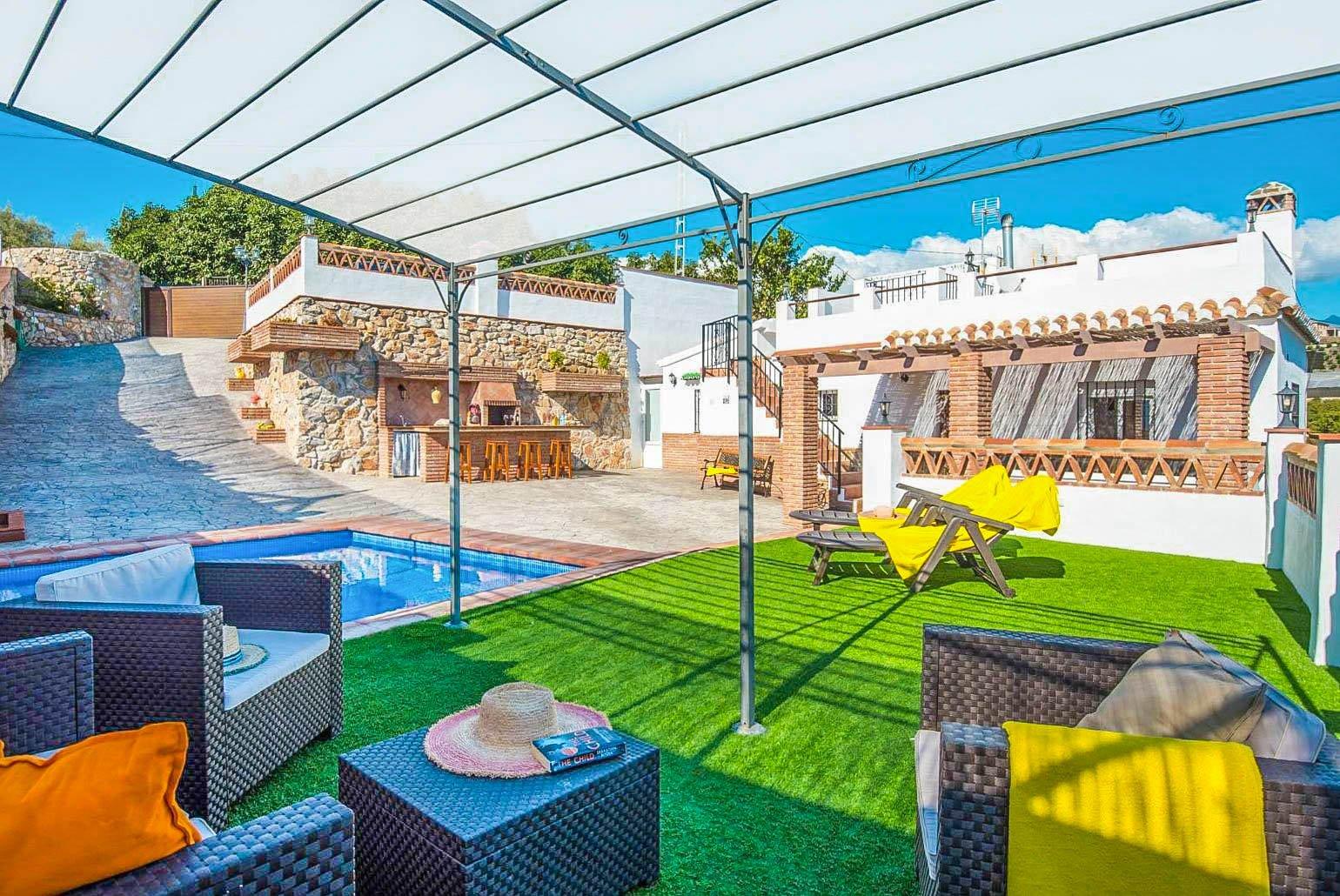 Outdoor sheltered patio