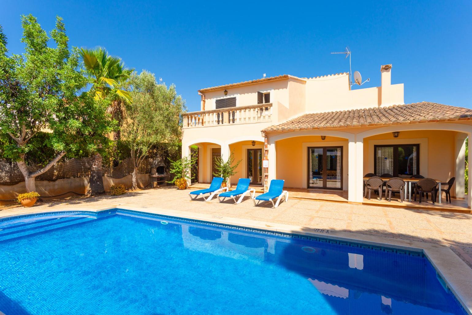 Beautiful villa with private pool and terrace